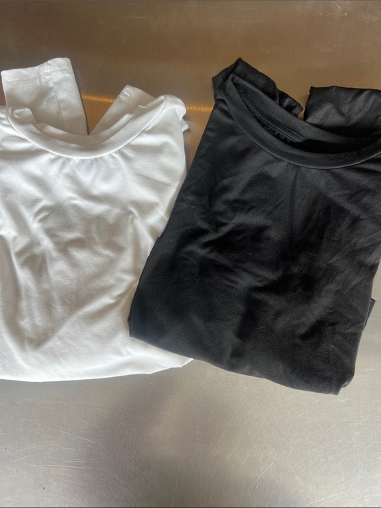 SHEIN Tops - 2 pack SHEIN Black and white Long-Sleeve Crewneck Crop Top